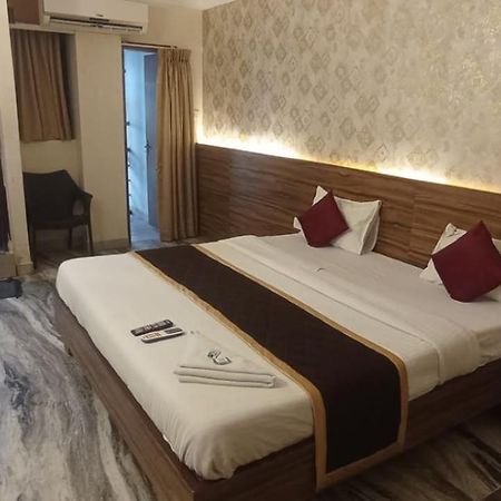 Hotel Raj Meridian, Tambaram Ченнаи Экстерьер фото