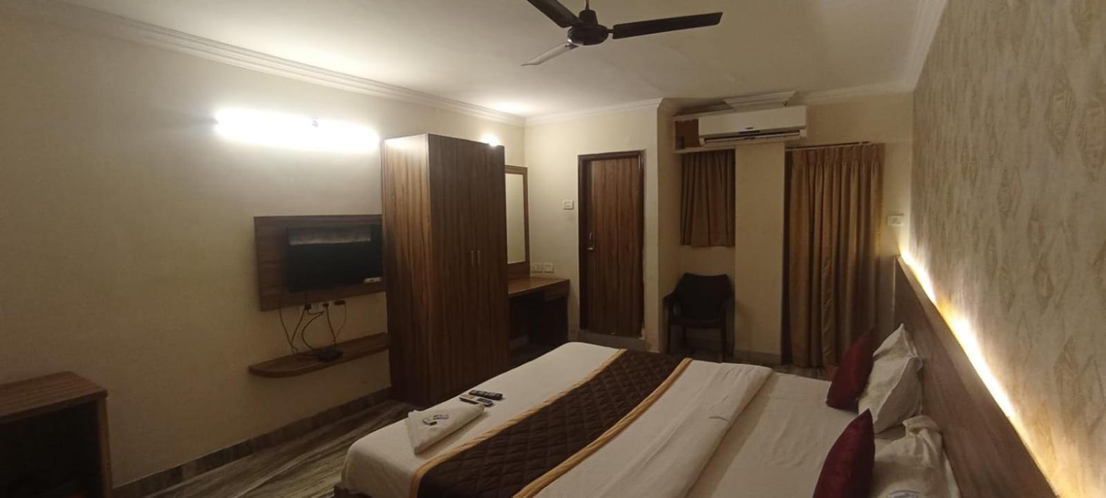 Hotel Raj Meridian, Tambaram Ченнаи Экстерьер фото